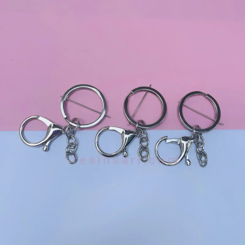 جاکلیدی نقره‌ای قفل دار