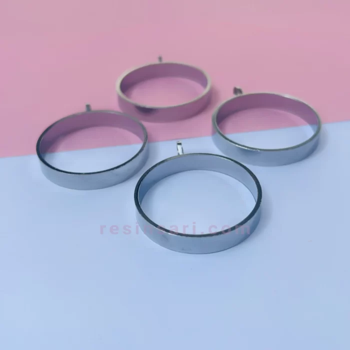 فریم گردنی دایره ای استیل نقره ای